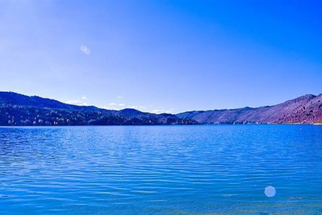 Lac aux eaux bleues