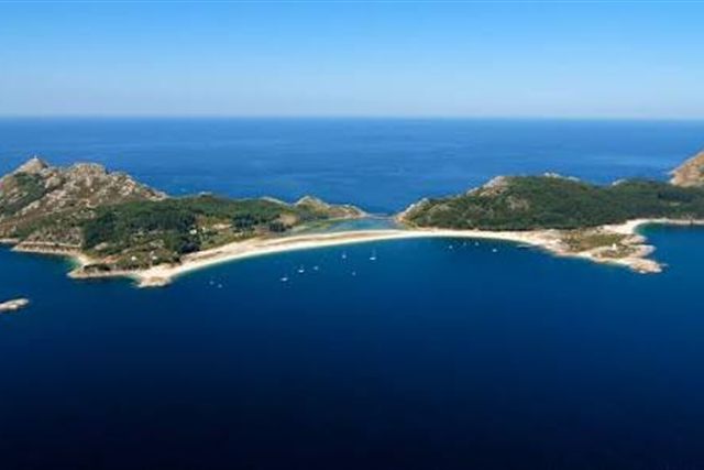 Îles et plage vues du ciel