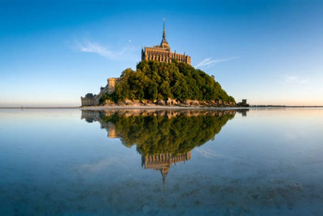 Mont Saint-Michel au coucher du soleil